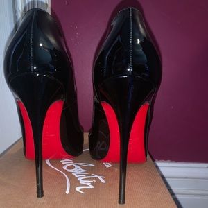 Christian Louboutin So Kate